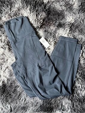 Old Navy Gray Extra High-Rise Pocket Leggings